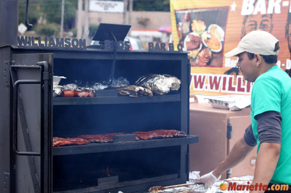 Whole-Hawg-Happenin-Williamson-Bros-BBQ