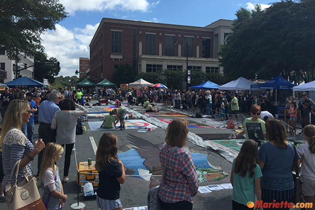 chalktoberfest-crowd