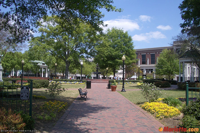 Glover Park, Marietta Square